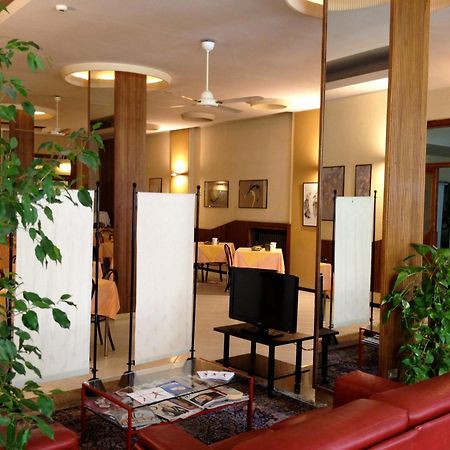 Hotel Milano ปิสโตยา ภายนอก รูปภาพ