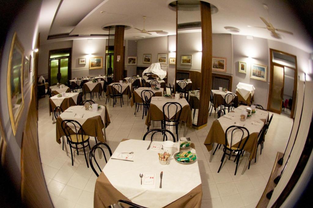 Hotel Milano ปิสโตยา ภายนอก รูปภาพ